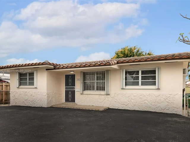 3520 SW 87th Ave, Miami FL 33165