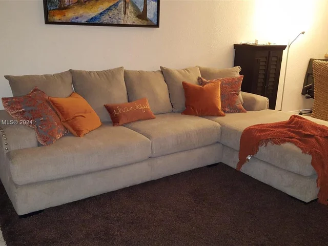 2220 N Cypress Bend Dr # 301, Pompano Beach FL 33069