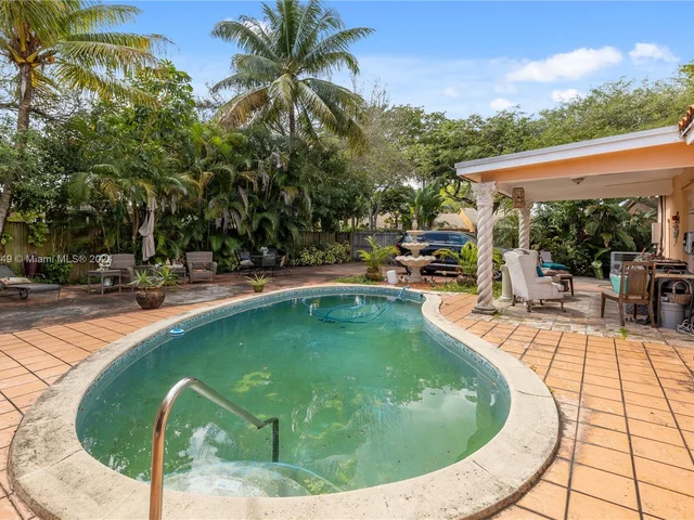 1110 NE 205th Ter, Miami FL 33179