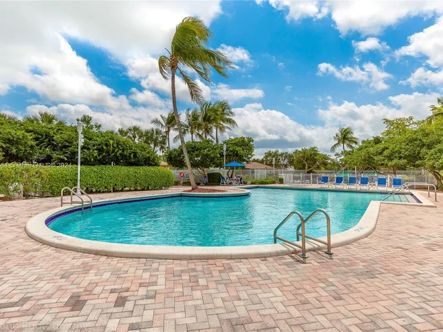 1287 NW 170th Ter, Pembroke Pines FL 33028