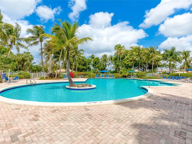 1287 NW 170th Ter, Pembroke Pines FL 33028