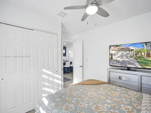 1287 NW 170th Ter, Pembroke Pines FL 33028