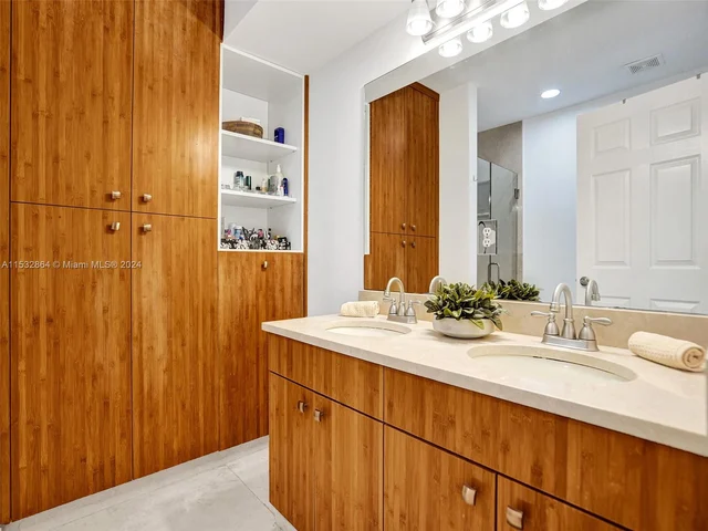 1287 NW 170th Ter, Pembroke Pines FL 33028