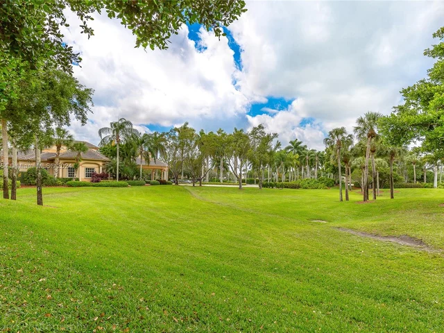 1287 NW 170th Ter, Pembroke Pines FL 33028