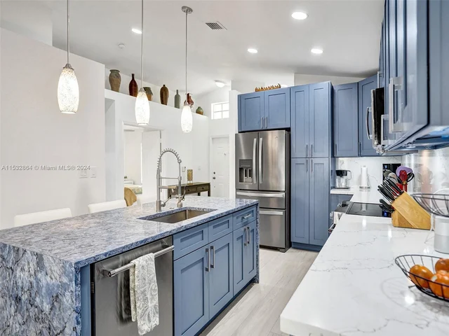 1287 NW 170th Ter, Pembroke Pines FL 33028