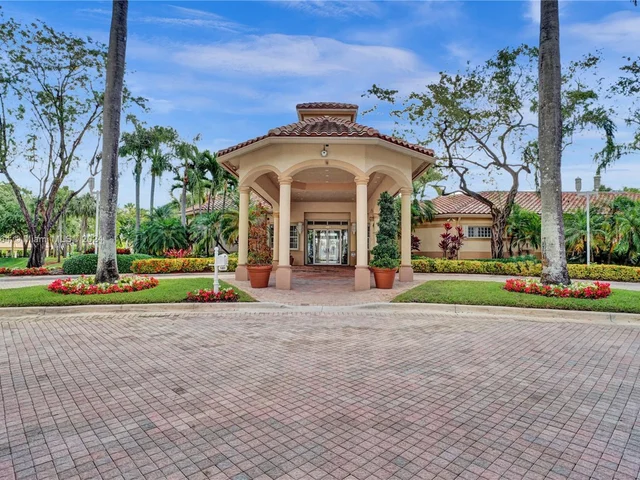 1287 NW 170th Ter, Pembroke Pines FL 33028