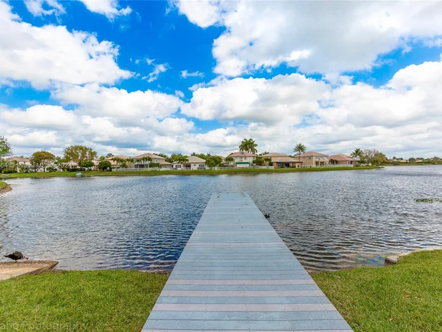 1287 NW 170th Ter, Pembroke Pines FL 33028