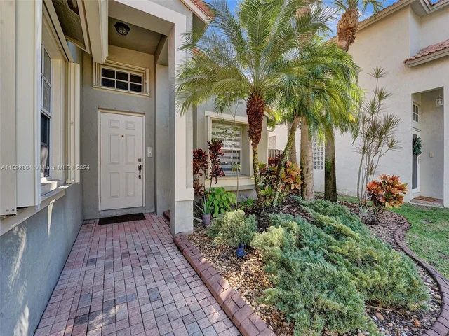 1287 NW 170th Ter, Pembroke Pines FL 33028