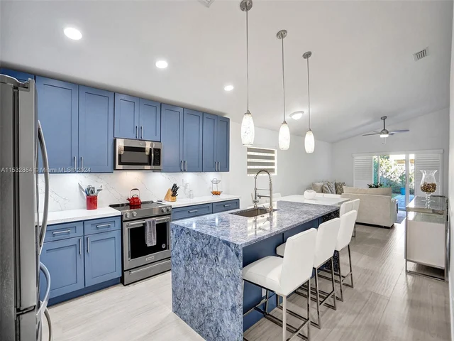 1287 NW 170th Ter, Pembroke Pines FL 33028