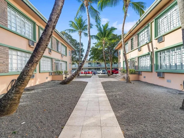 301 86th St # 3, Miami Beach FL 33141