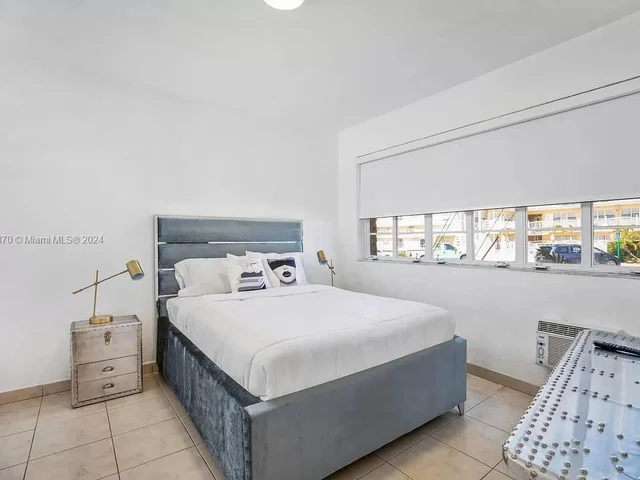 301 86th St # 3, Miami Beach FL 33141