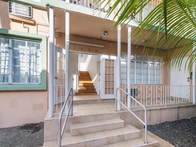 301 86th St # 3, Miami Beach FL 33141