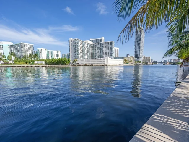 200 Leslie Dr # 326, Hallandale Beach FL 33009