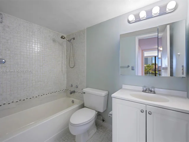 200 Leslie Dr # 326, Hallandale Beach FL 33009