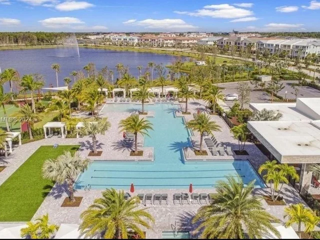 5022 Grandiflora Rd, Palm Beach Gardens FL 33418