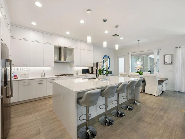 5022 Grandiflora Rd, Palm Beach Gardens FL 33418