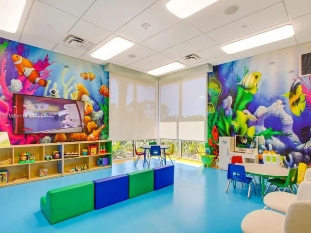 5022 Grandiflora Rd, Palm Beach Gardens FL 33418