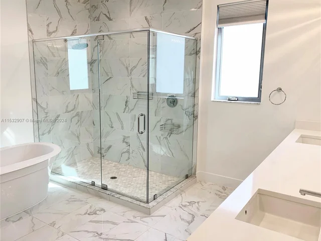 5022 Grandiflora Rd, Palm Beach Gardens FL 33418