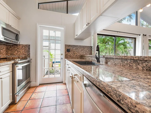 3154 Mary Street # 4, Miami FL 33133