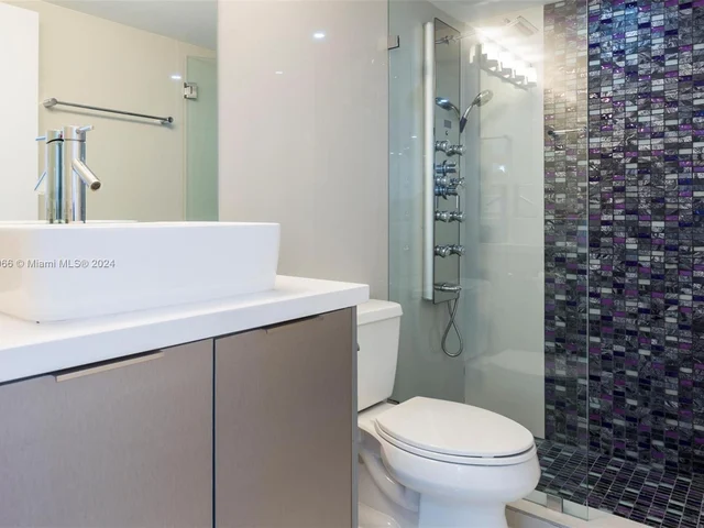 1717 N Bayshore Dr # 2536, Miami FL 33132