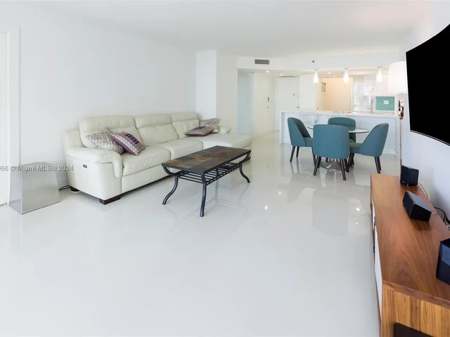 1717 N Bayshore Dr # 2536, Miami FL 33132
