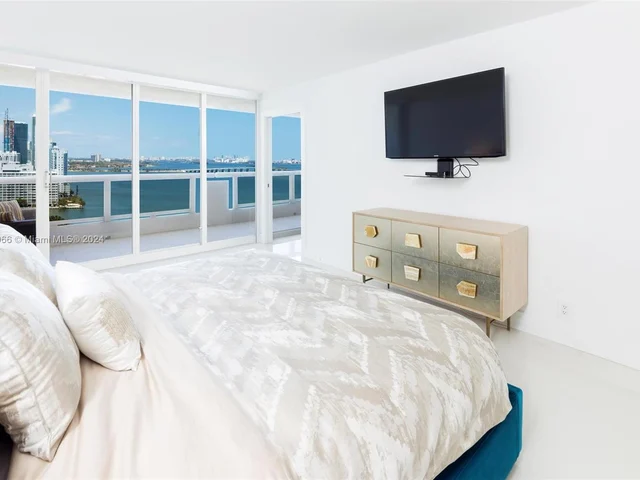 1717 N Bayshore Dr # 2536, Miami FL 33132