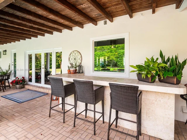 7485 SW 159th Ter, Palmetto Bay FL 33157