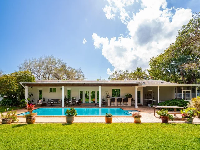 7485 SW 159th Ter, Palmetto Bay FL 33157