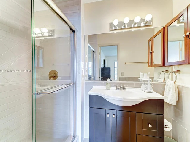 851 NE 207th Ln # 13, Miami FL 33179