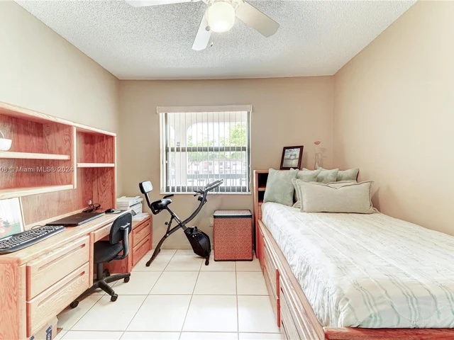 851 NE 207th Ln # 13, Miami FL 33179