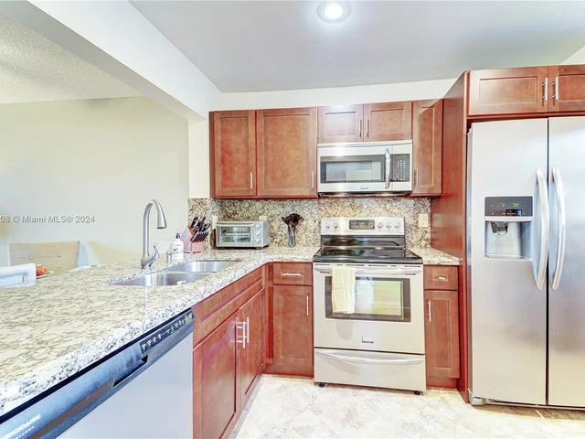 851 NE 207th Ln # 13, Miami FL 33179