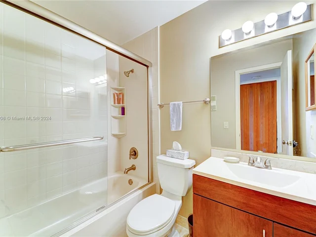 851 NE 207th Ln # 13, Miami FL 33179