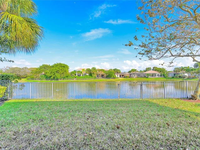 7864 NW 123rd Ave, Parkland FL 33076