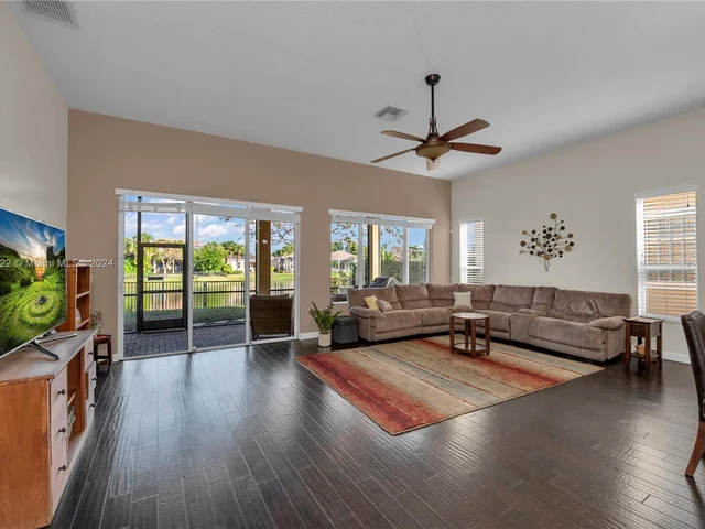 7864 NW 123rd Ave, Parkland FL 33076