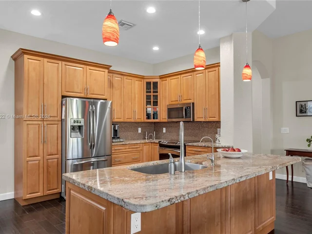 7864 NW 123rd Ave, Parkland FL 33076