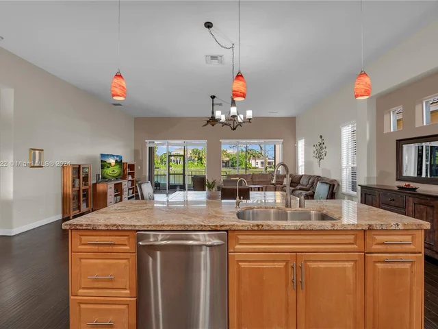 7864 NW 123rd Ave, Parkland FL 33076