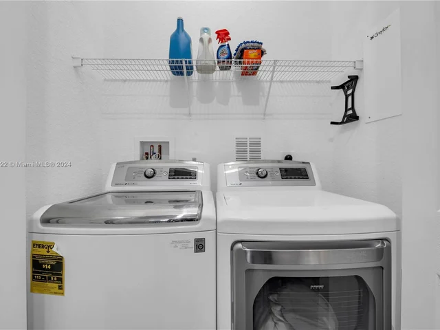 7864 NW 123rd Ave, Parkland FL 33076