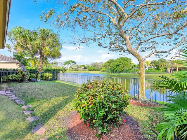 7864 NW 123rd Ave, Parkland FL 33076