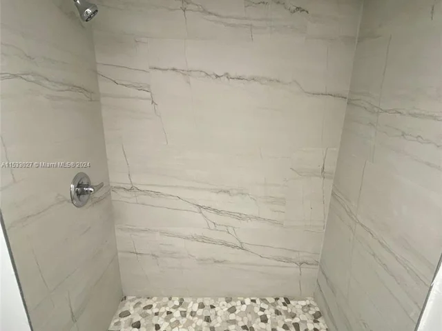 140 Lakeview Dr # 310, Weston FL 33326