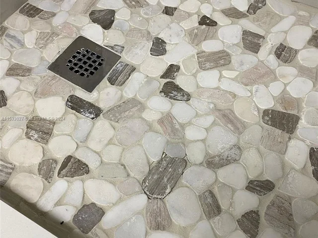 140 Lakeview Dr # 310, Weston FL 33326