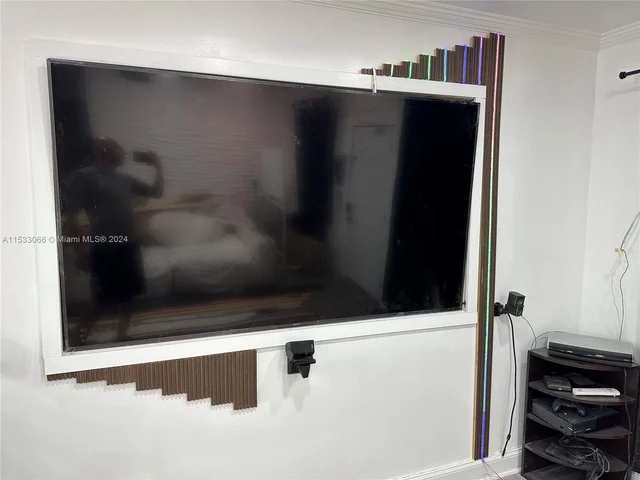 18600 NE 7th Ct # 1, North Miami Beach FL 33179