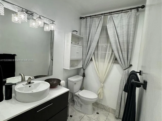 18600 NE 7th Ct # 1, North Miami Beach FL 33179