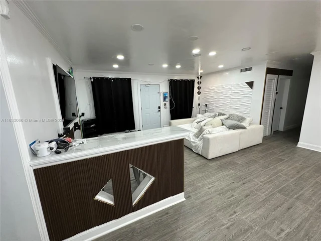 18600 NE 7th Ct # 1, North Miami Beach FL 33179