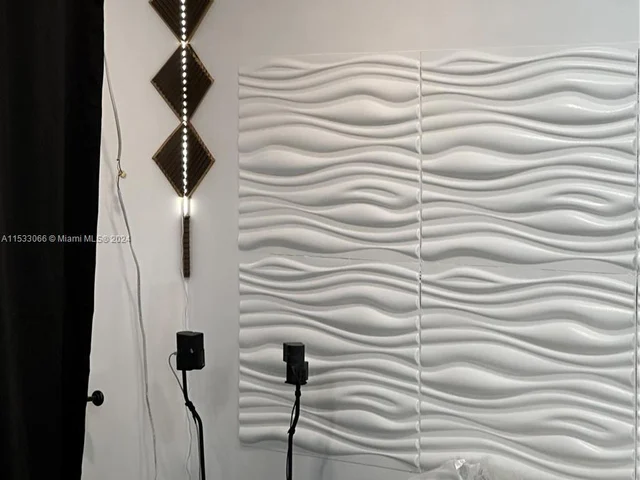 18600 NE 7th Ct # 1, North Miami Beach FL 33179