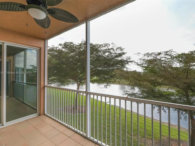 7725 Yardley Dr # 207, Tamarac FL 33321