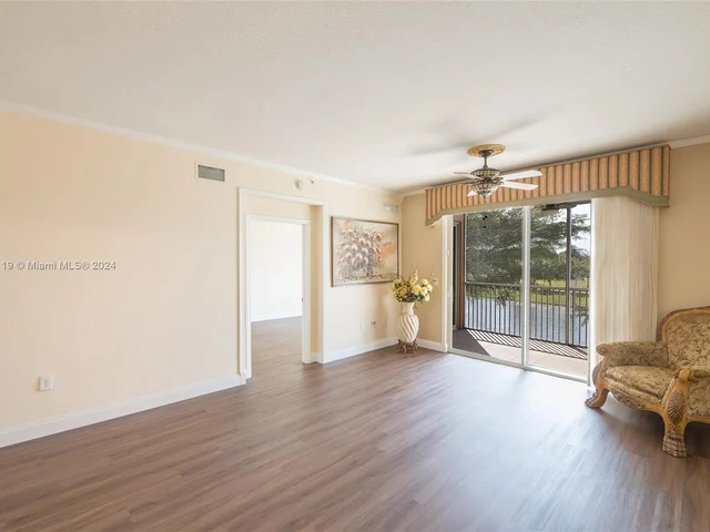 7725 Yardley Dr # 207, Tamarac FL 33321