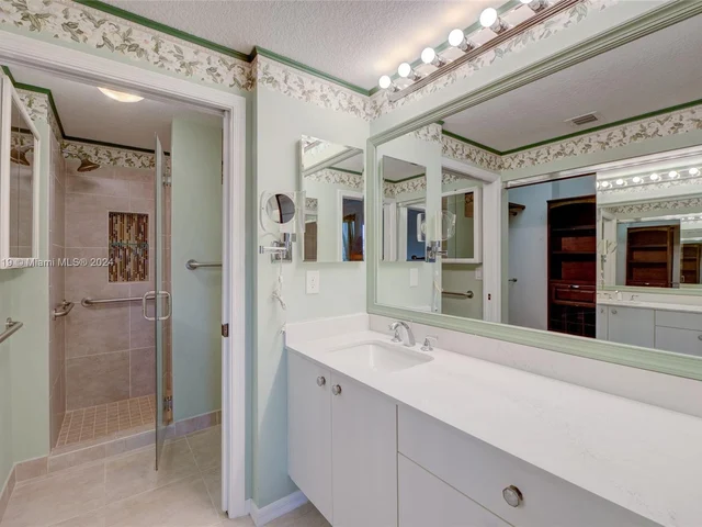 7725 Yardley Dr # 207, Tamarac FL 33321