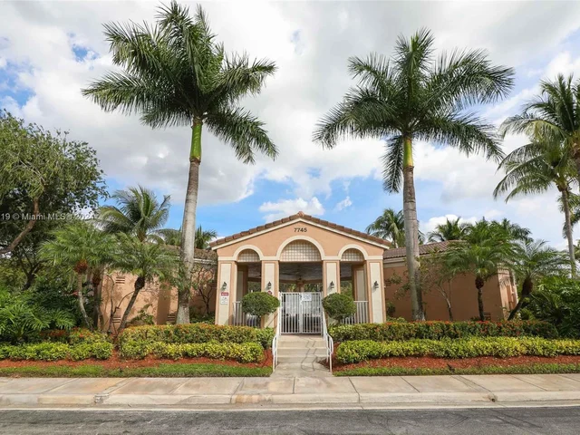 7725 Yardley Dr # 207, Tamarac FL 33321