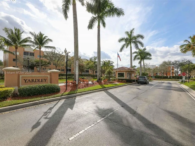 7725 Yardley Dr # 207, Tamarac FL 33321