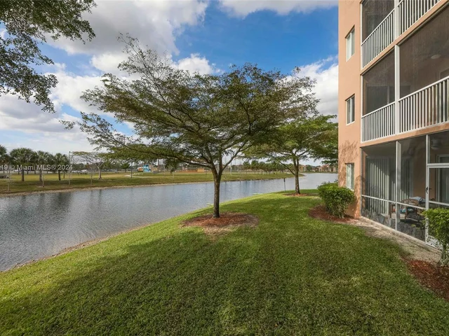 7725 Yardley Dr # 207, Tamarac FL 33321